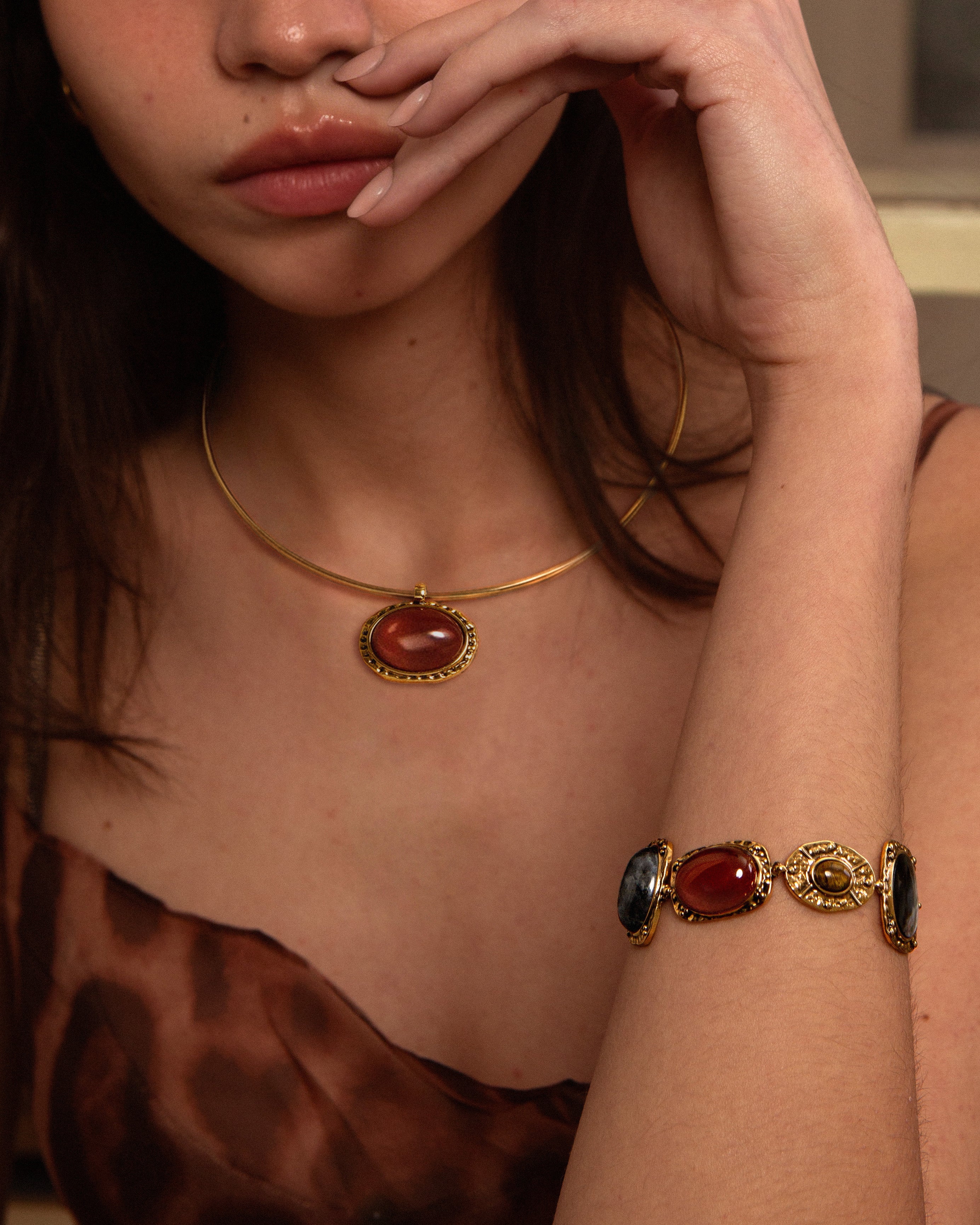 Venus Collar Necklace & Athena Bracelet Set in Gold