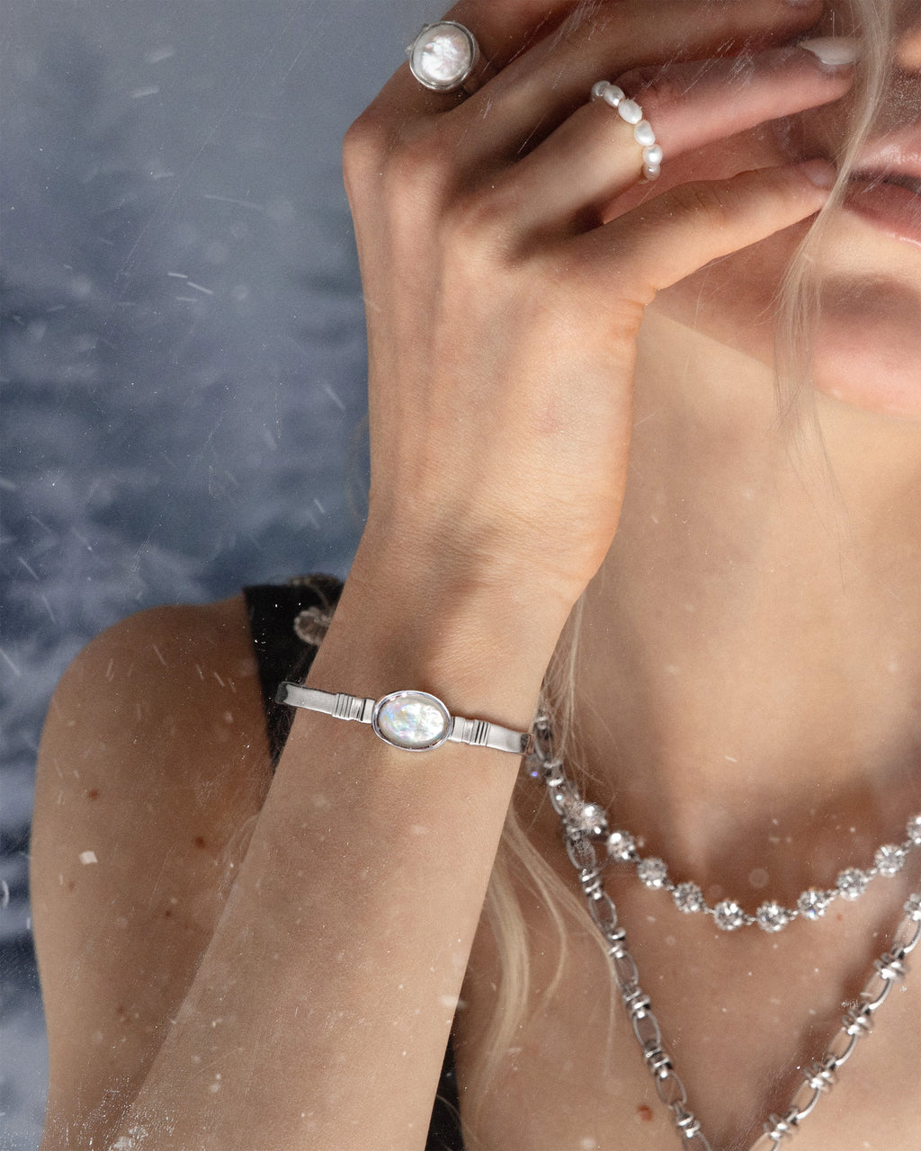 Liquid Oval Pearl Bangle