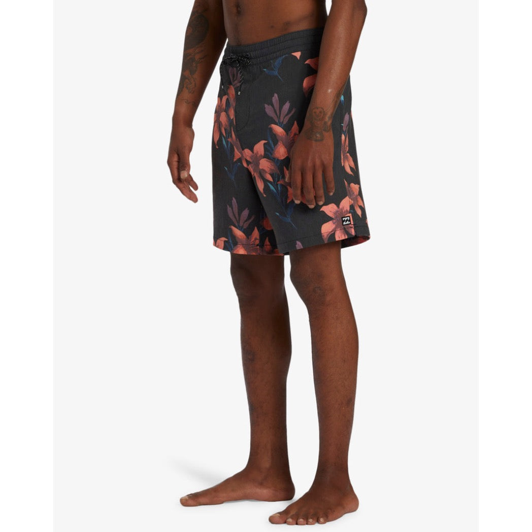 BILLABONG - SUNDAYS LAYBACK 17" BOARDSHORT | BLACK FLORAL